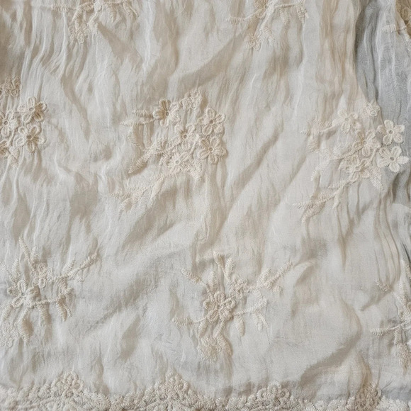 Angela moda silk Italian blend floral embroidered cream color sheer tee Small - Picture 4 of 6